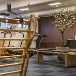Hotel The 4*