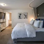 Hotell The 4*