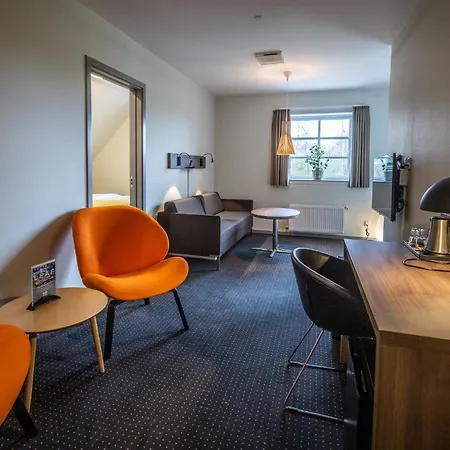The Hotel 4*