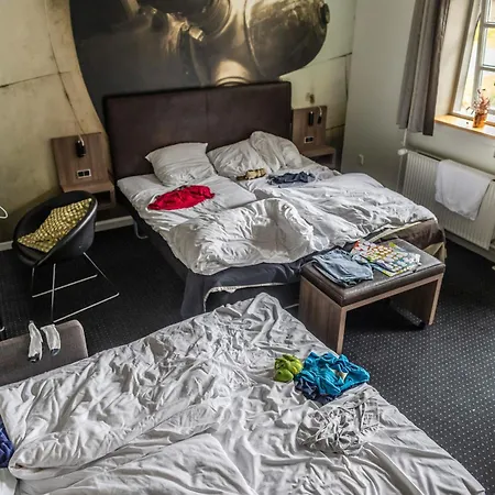 Hotel The 4*